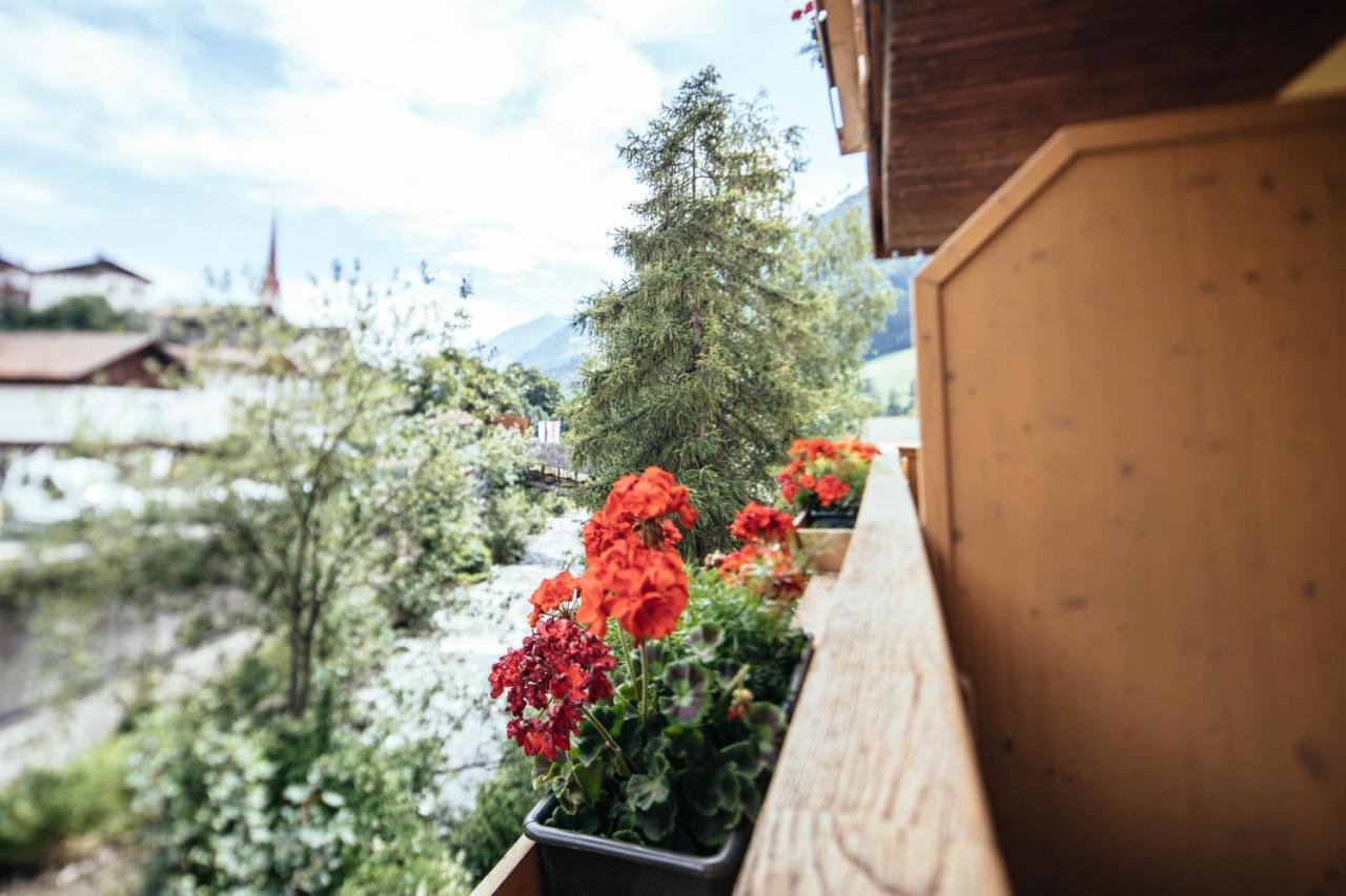 Tirolerhof Hotel Sankt Leonhard in Passeier Buitenkant foto