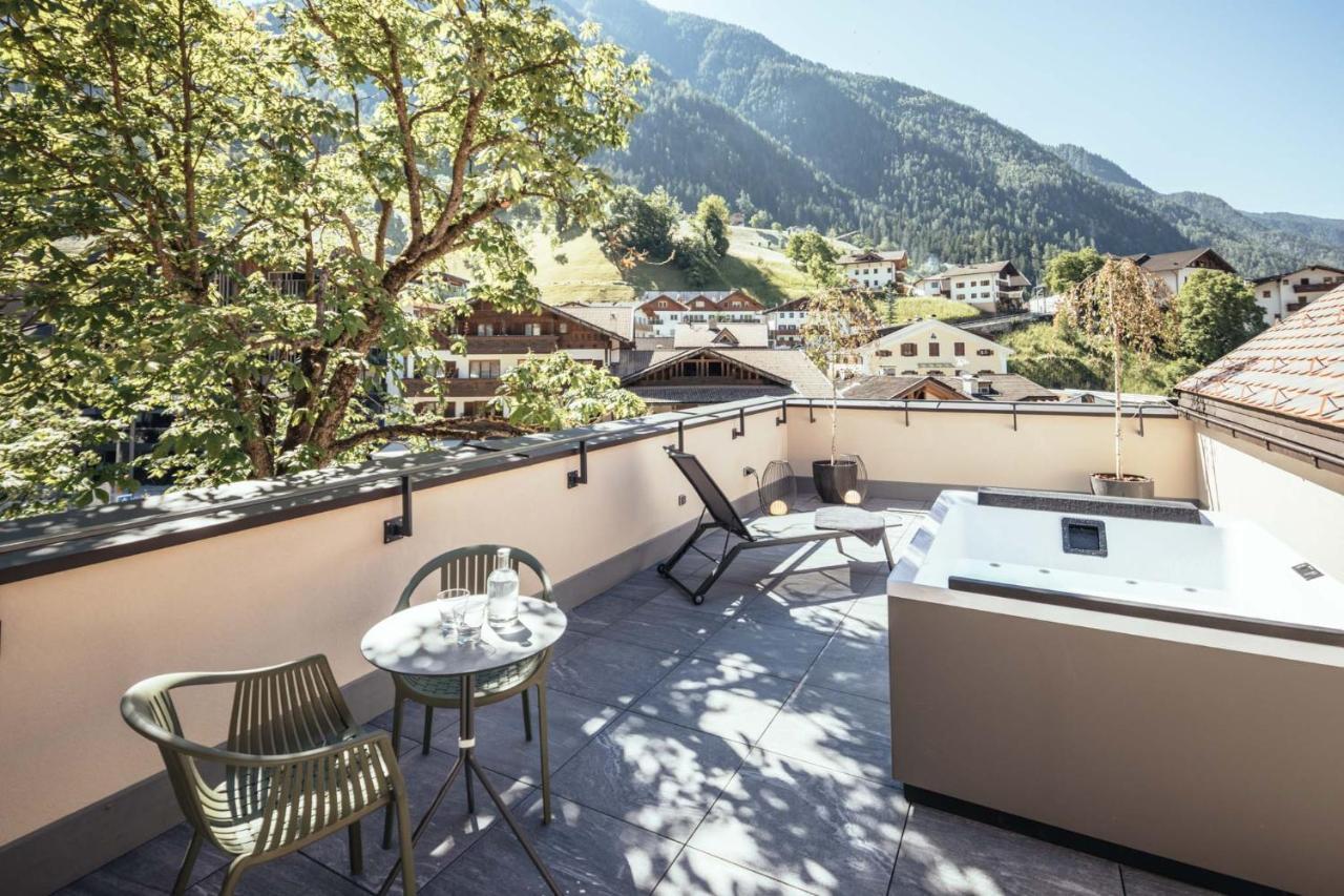 Tirolerhof Hotel Sankt Leonhard in Passeier Buitenkant foto